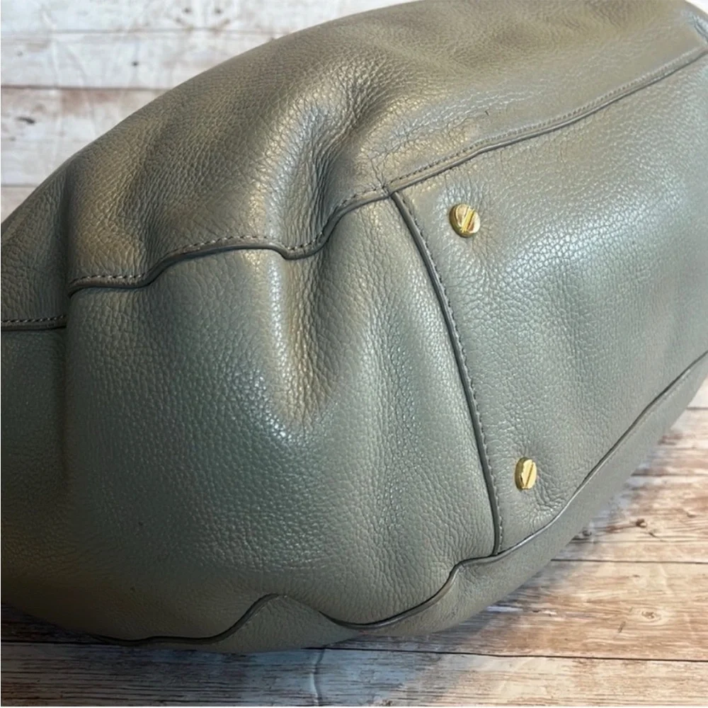 Tory Burch Elegant Pebbled Leather Handbag